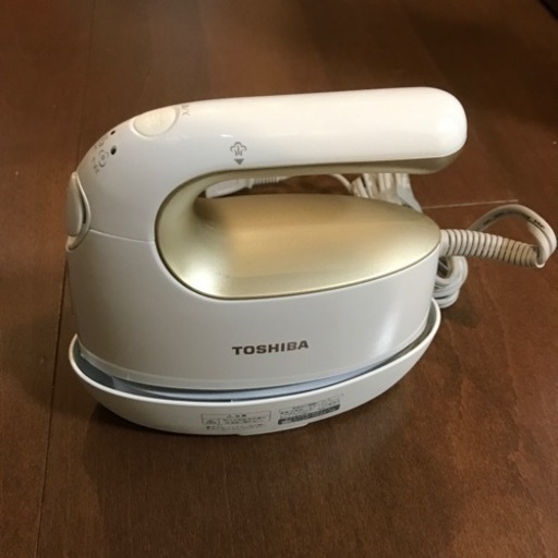 お値下げ⭐️TOSHIBA スチームアイロン　2019年製