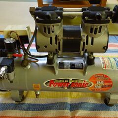 中古オイルレスエアーコンプレッサーの画像