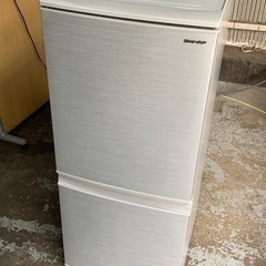 SHARP 冷蔵庫　2020年　2ドア 単身　137L 一人暮ら...