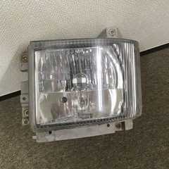 いすゞ　エルフ　左側　ヘッドライト‼️