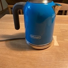 【デロンギ】電気ポット 湯沸かし器 電気ケトル sjm010j