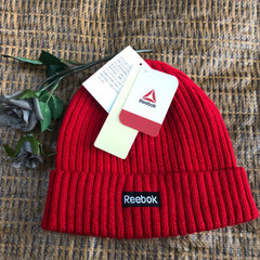新品未使用　タグ付き　Reebok ライセンス品　ニット帽　赤色