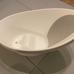 値下げ！【オマケつき】シュナグル　止水栓つきベビーバス&ピジョン　湯温計の画像