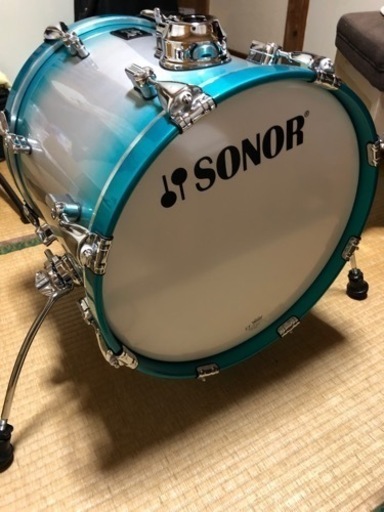 ソナーAQ2の16インチバスドラム　未使用品