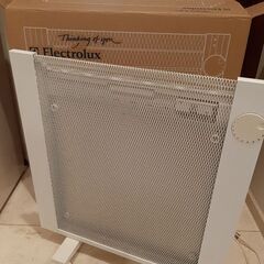 遠赤外線パネルヒーター　エレクトロラックス　Electrolux　