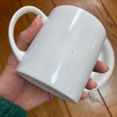 クリスマス柄のコップとお皿のセットの画像