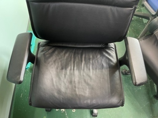 オカムラ ercioチェア 革張り CR66MX 役員チェア 中古