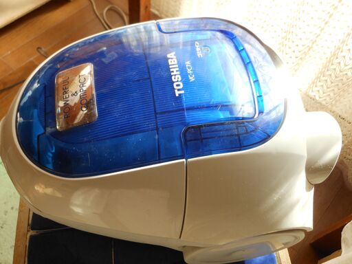 東芝　紙パック式クリーナー　掃除機　VC-PC7A