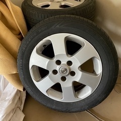 セレナ純正16インチ