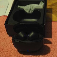 ノイズキャンセルイヤホン最新型　新同品の画像