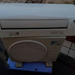 ダイキンルームエアコン2.2kw2017年製