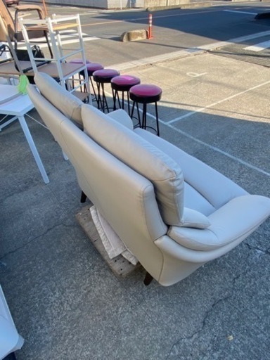 年末年始セール!!激安ラブソファー!! コンパクトタイプ!!美品です!! 2人掛けソファー