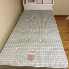 しっかりしたシングルベッド　トヨタベッド　