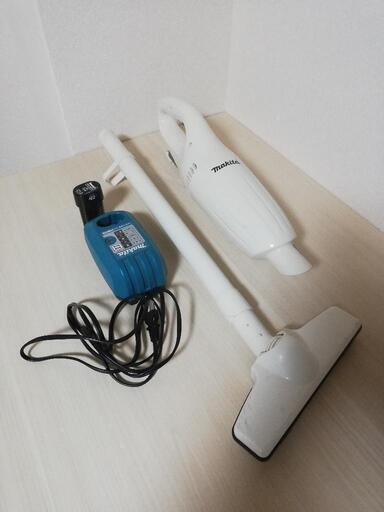 makitaマキタ充電式掃除機CL070D