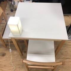 【美品】ニトリテーブル椅子2脚ライトセット