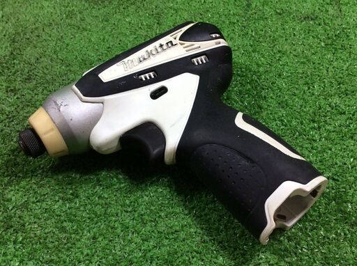 マキタ TD090D/ML101 10.8V インパクトドライバ+ライトセット【リライズ市川行徳店】【店頭取引限定】【中古】ITB88AFC8CN0