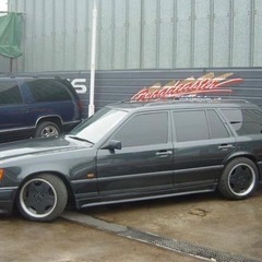 89‘AMG W124 300TE3.2 欧州 左の画像