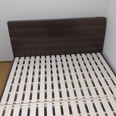 ダブルベッド フレームのみの画像