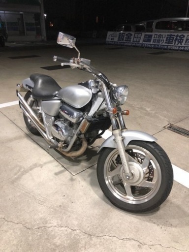 Ｖツインマグナ250 実動者　自賠責令和5年2月まで！