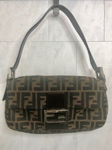 フェンディ ショルダーバック FENDI マンマバケット ズッカ柄