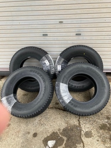 21年製　新品　ブリヂストン　W979 215/85R16