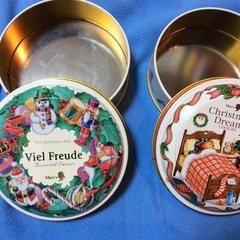 お値下げ！美品 クリスマス 丸形 空き缶2缶 サンタクロース ツリー柄