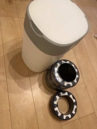 combi オムツごみ箱（専用カートリッジ4つ付き）