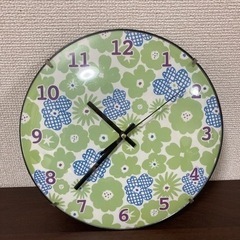 200円　電池付き掛け時計【12/26(日)まで】