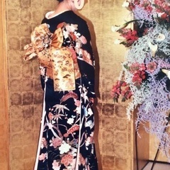 振袖　(帯と桐の二段箱付き)