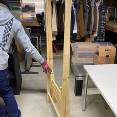 【お話し中】【中古品】折り畳み木製ハンガーラックの画像