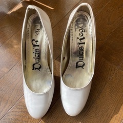 白パンプス　