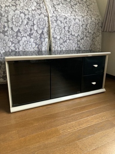 美品　ブラック\u0026ラインホワイト　テレビ台　テレビボード