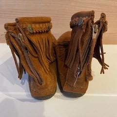 ミネトンカブーツ　新品　24-24.5cmの画像