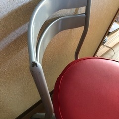 デスクチェア　赤　0円の画像