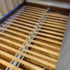 【お取引中】クイーンベッド《IKEA》マットレス付きの画像