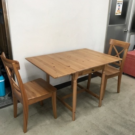 取引場所　南観音　A 2112-274 【IKEA製品】美品です　木製バタフライテーブルセット　ダイニングテーブルセット　イス2脚　引き出し1箇所有り