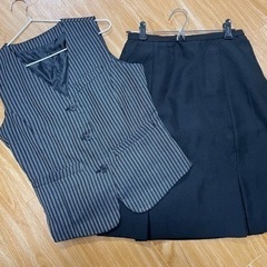 【お取引完了】 1.ストライプ柄の事務服ベスト＆スカート