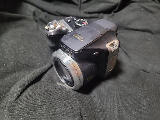 お得！　ネオ一眼　富士フィルム　s8100