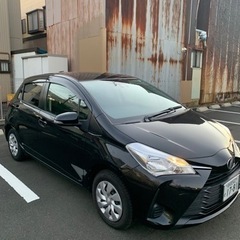 トヨタ　ヴィッツ　平成29年式　グレードF 走行距離73700km