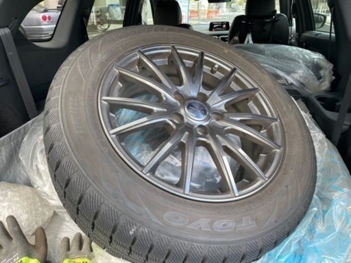 スタッドレスタイヤ、乗り換えの為売ります。値下げしました、