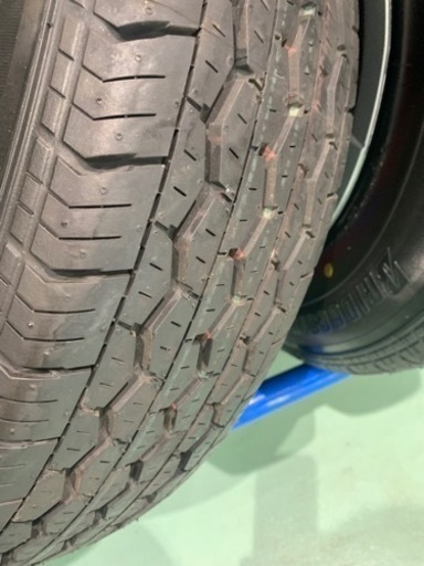 ハイエース新車外しタイヤ4本！！
