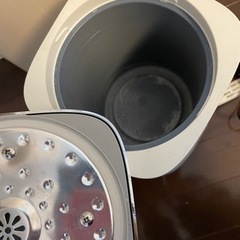 バケツ型加湿器　ホワイトの画像