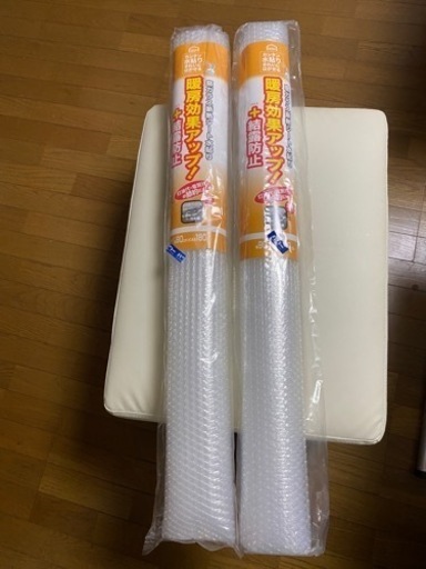コメリ　窓ガラス断熱シート　大粒　水貼り　９０×１８０ｃｍ