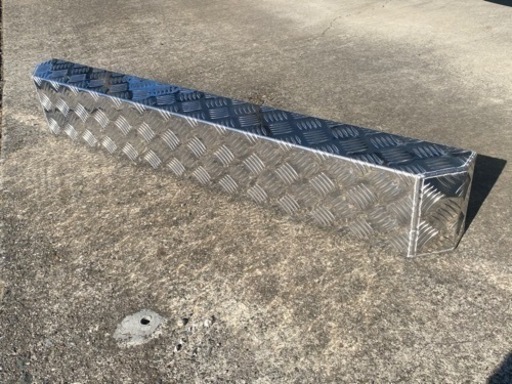 新品未使用　縞板リアバンパー　鏡面調