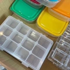 ビーズケース　タッパー類セットの画像