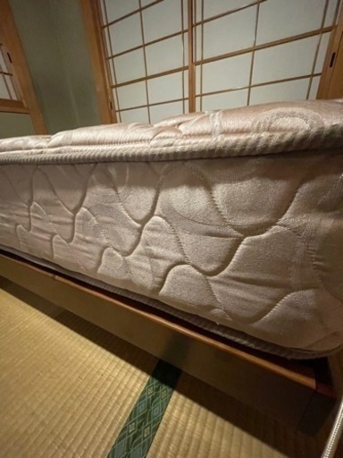 Sealy Hotel comfort Style マットレスとベッド