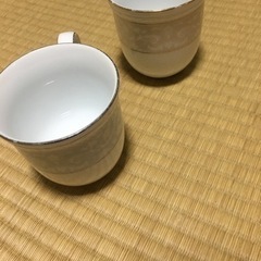 銀皿、湯呑み、ティーカップセットの画像