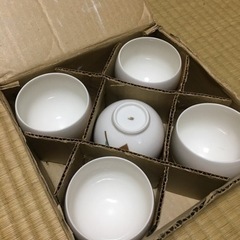 銀皿、湯呑み、ティーカップセットの画像