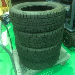 ピレリ　スタッドレスタイヤ　225 65 R17 4本セット