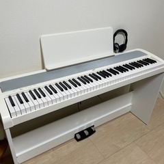 ほぼ新品　KORG 電子ピアノ